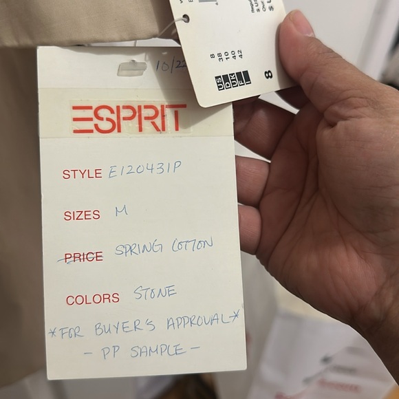 Esprit size 8 tan trenchcoat - Picture 4 of 8
